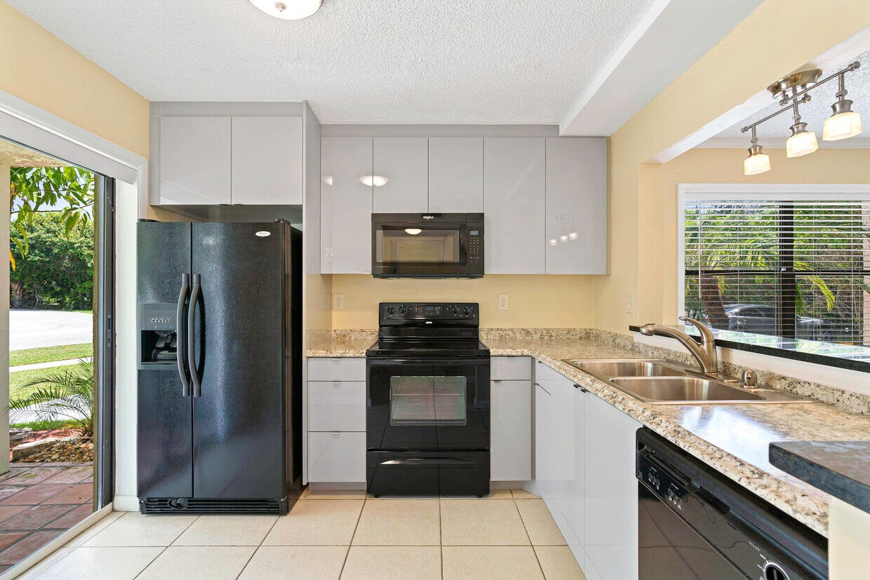 Foto principal - 3275 Frederick Blvd
