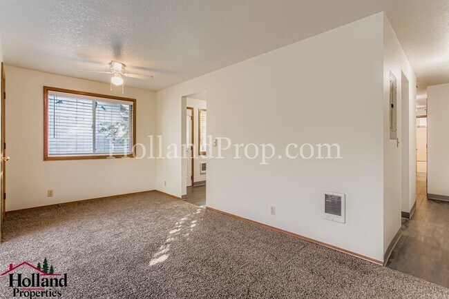 Foto del edificio - Charming Duplex Just Minutes from Downtown...