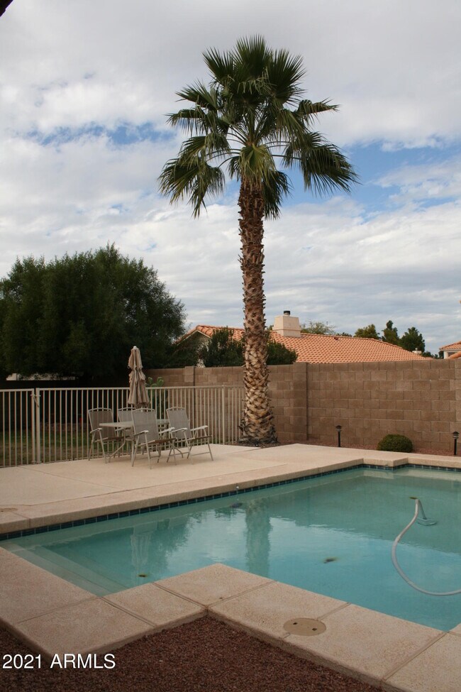 Foto del edificio - 1604 W Enfield Way
