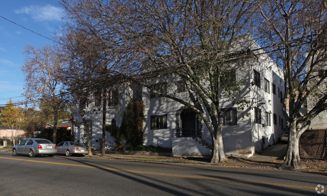 Primary Photo - 1506 Echo Park Ave