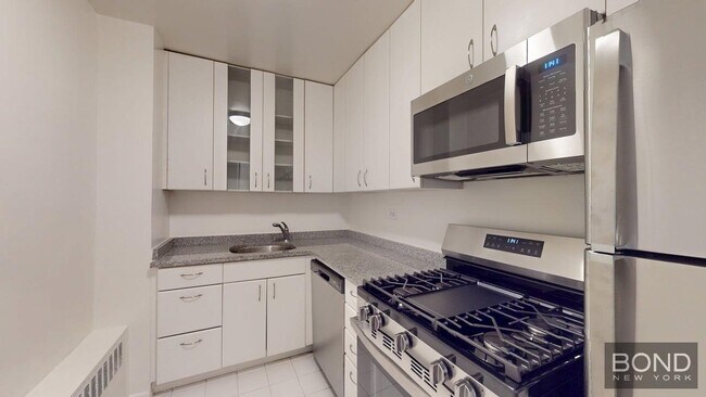 Foto del edificio - 333 E 49th St