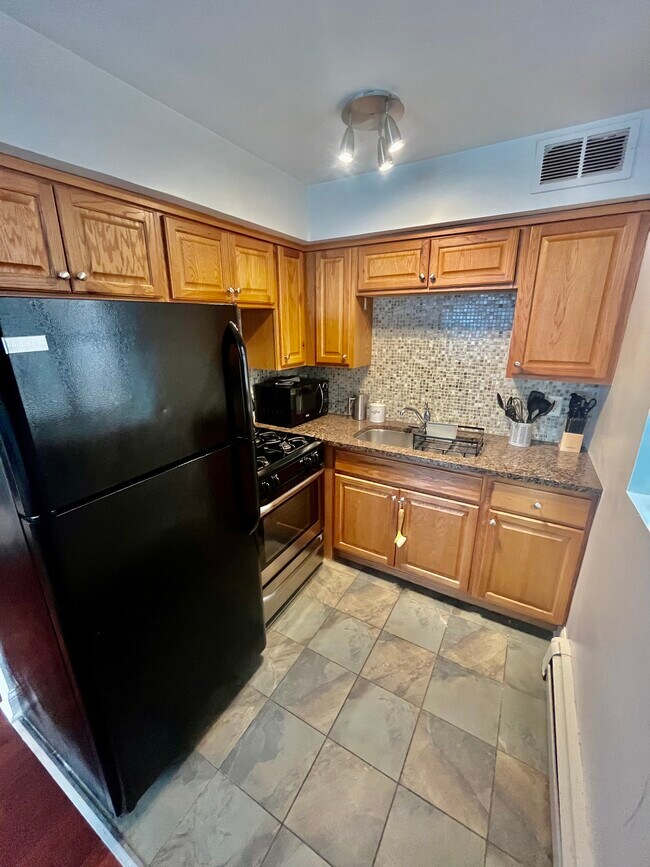 Foto del edificio - 729 E 16th St