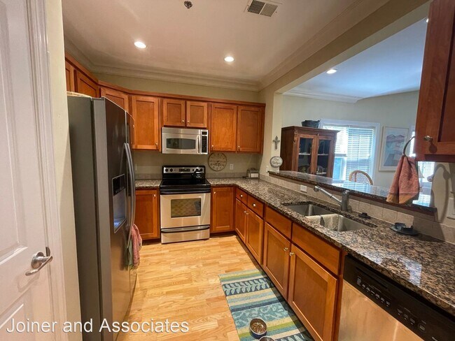 Building Photo - 3 br, 2 bath House - 125 Wood Lake PL #309