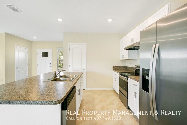 Building Photo - Gorgeous 3 BR / 2.5 BA Townhome In Kindred