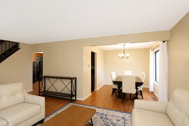Foto del edificio - 982 Valleyview Dr