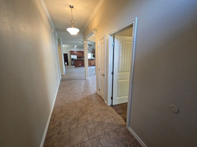 Building Photo - 806 Dove Landing Ave