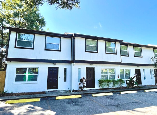 Building Photo - 6501 N Himes Ave