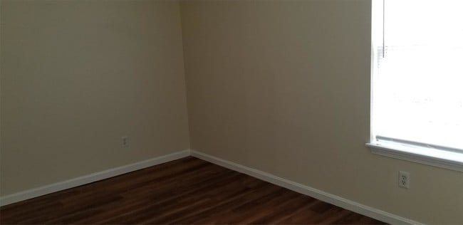 Building Photo - 1513 Hale Ave