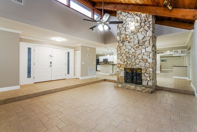 Foto del edificio - 1203 Trotwood Blvd