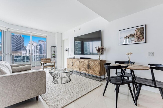 Building Photo - 1300 Brickell Bay Dr