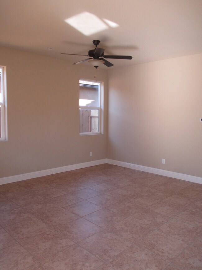 Foto del edificio - Home for Rent in Avalon Gated Community!  ...