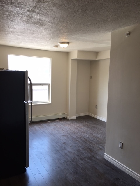 Photo du bâtiment - 570-570 King St W