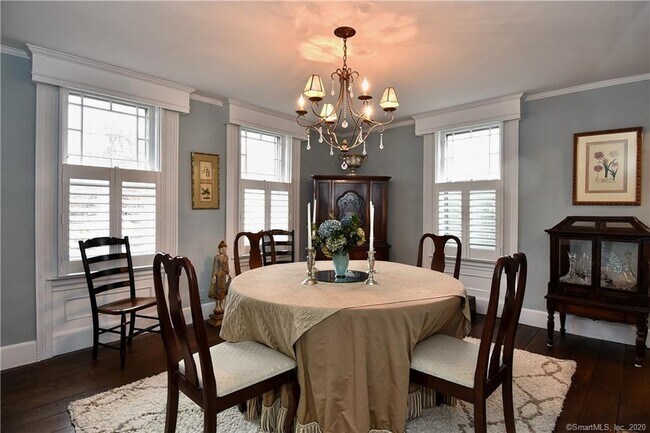 Building Photo - 32 Main St