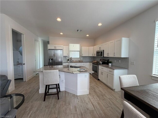 Building Photo - 1727 Danford St