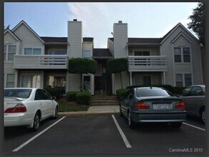 Building Photo - 9629 Vinca Cir