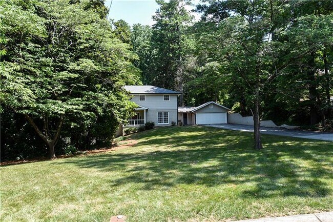 Building Photo - 165 Forrest Lake Dr NW