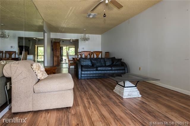 Building Photo - 2 br, 2 bath  - 5975 Forest Hill Blvd