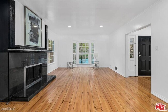 Building Photo - 3 br, 2 bath House - 1358 San Ysidro Dr