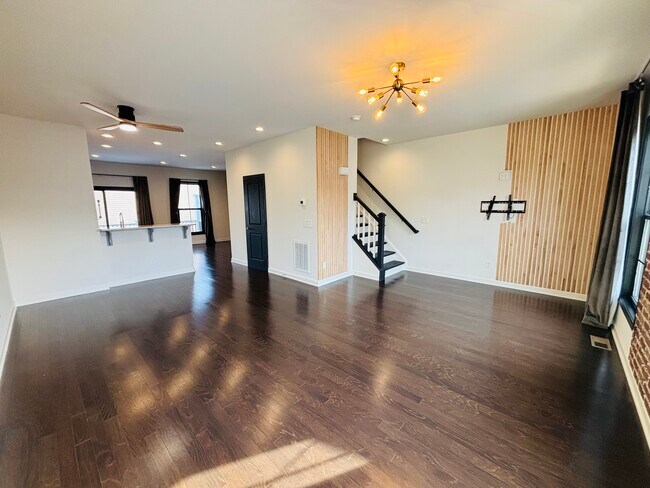 Building Photo - 160 Hamilton Ave NW