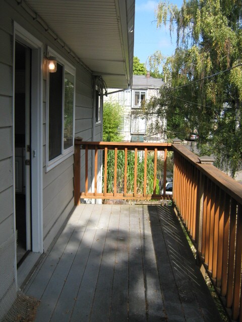 Building Photo - 710 SE 17th Ave