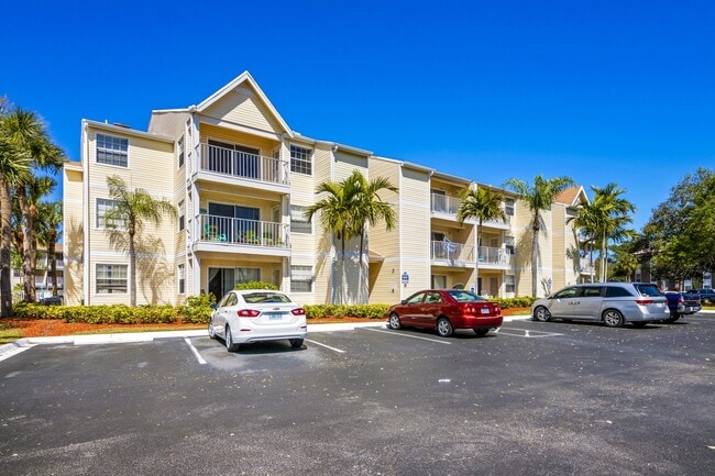 Building Photo - 650 Island Club Ct