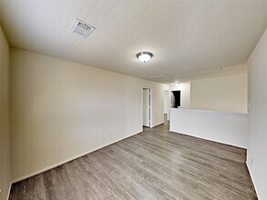 Building Photo - 12402 Grossmount Dr