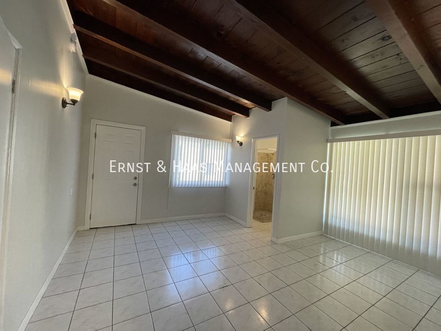 Primary Photo - Now Leasing, Lovely 3 bedroom Apartment in...