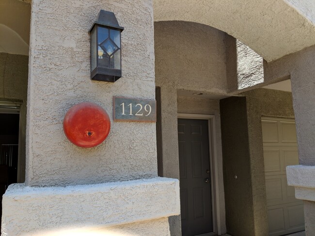 Foto del edificio - 4465 E Paradise Village Pkwy S APT 1129