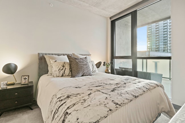 Building Photo - 173 N Ada St