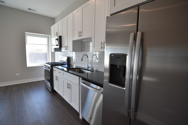 Foto del edificio - 1730 W Greenleaf Ave