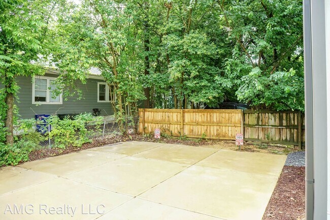 Building Photo - 3 br, 2.5 bath House - 1202 Gilbert St