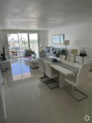 Building Photo - 9195 Collins Ave