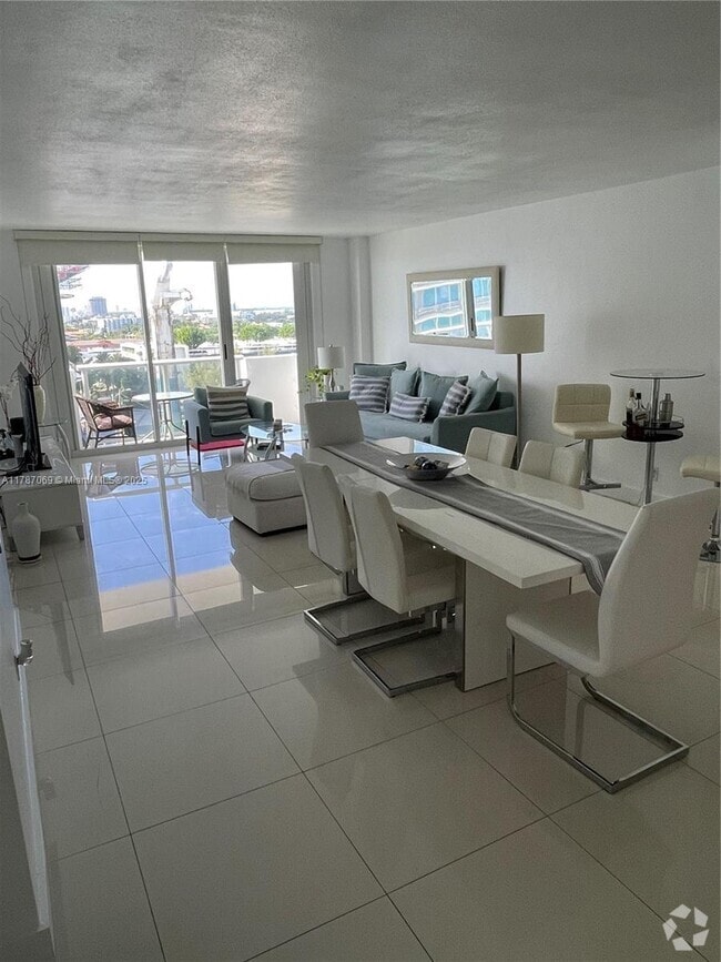 Building Photo - 9195 Collins Ave