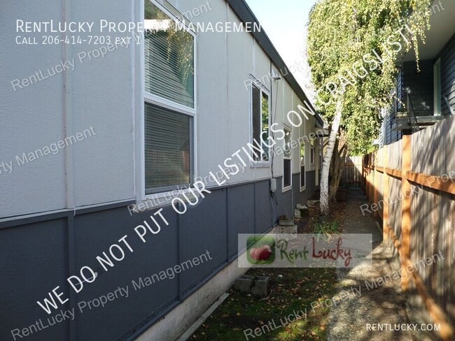 Building Photo - 2116 NE 85th St