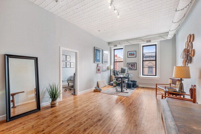 Building Photo - 1464 N Milwaukee Ave