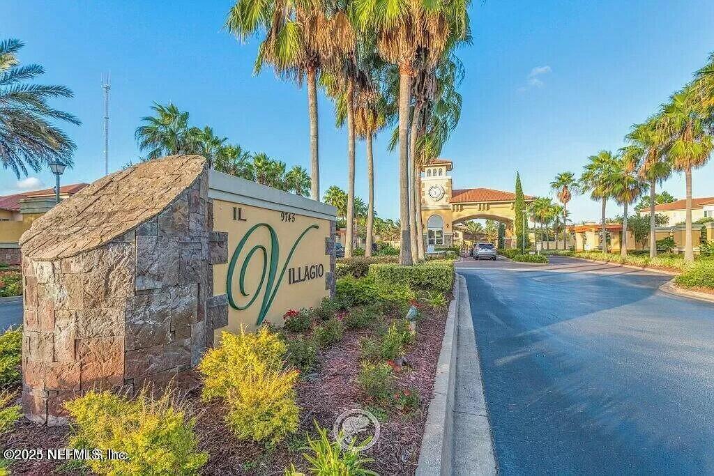 Foto principal - 9745 Touchton Rd