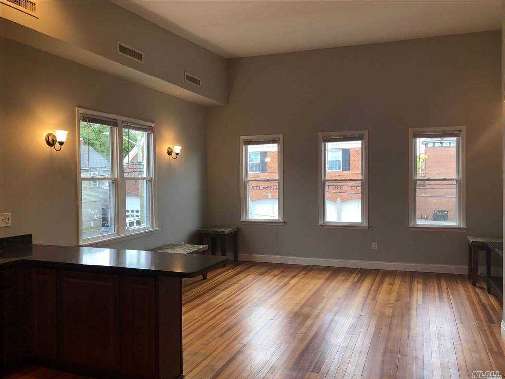 Foto principal - 15 E Main St