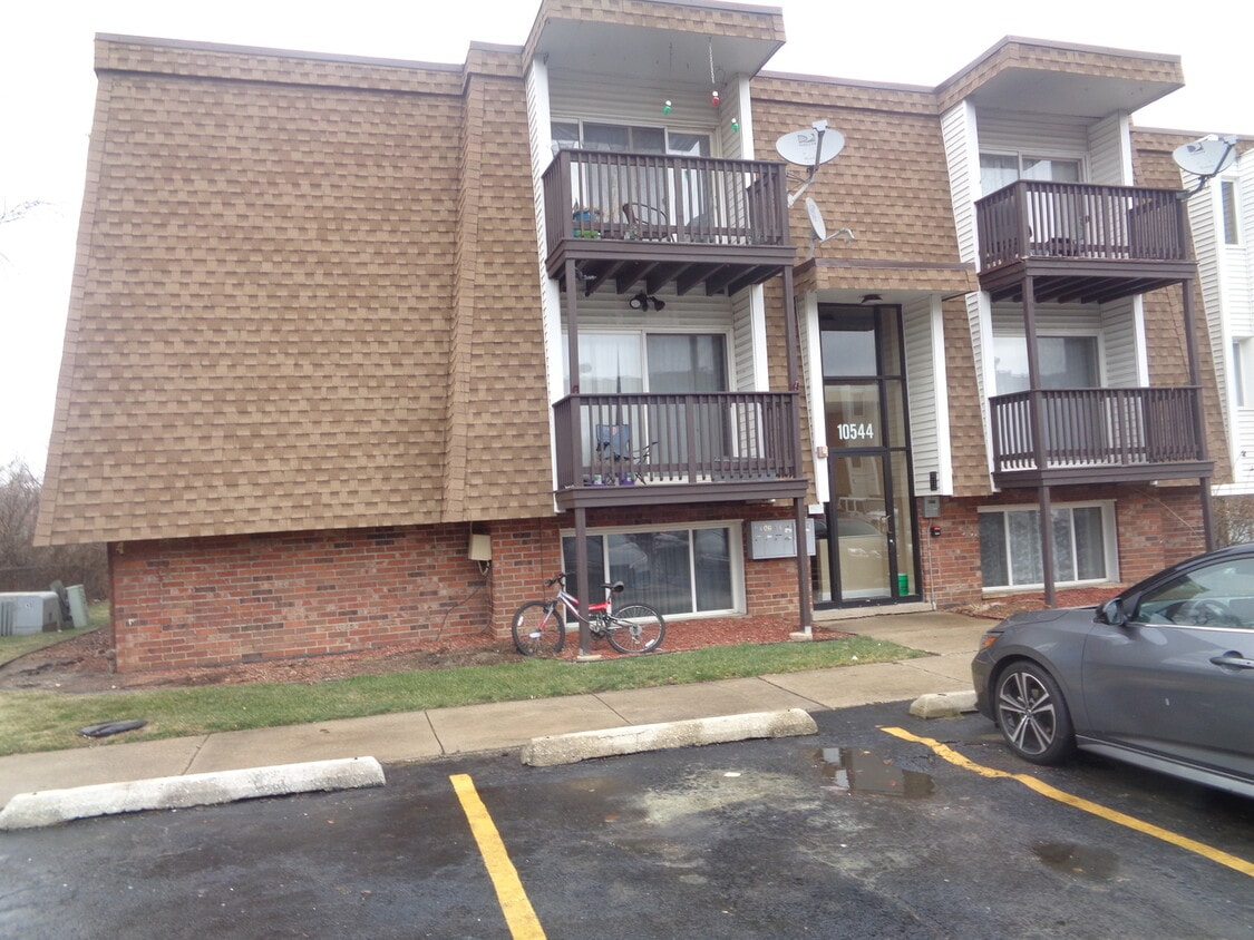 10544 Brooks Ln Unit B2, Chicago Ridge, IL 60415 Condo for Rent in