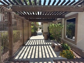 Building Photo - 2305 W Horizon Ridge Pkwy