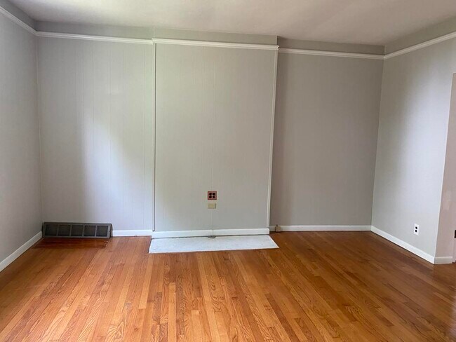 Building Photo - 4948 Botanical Avenue