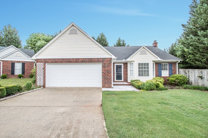 Primary Photo - 16 Hazelnut Ct