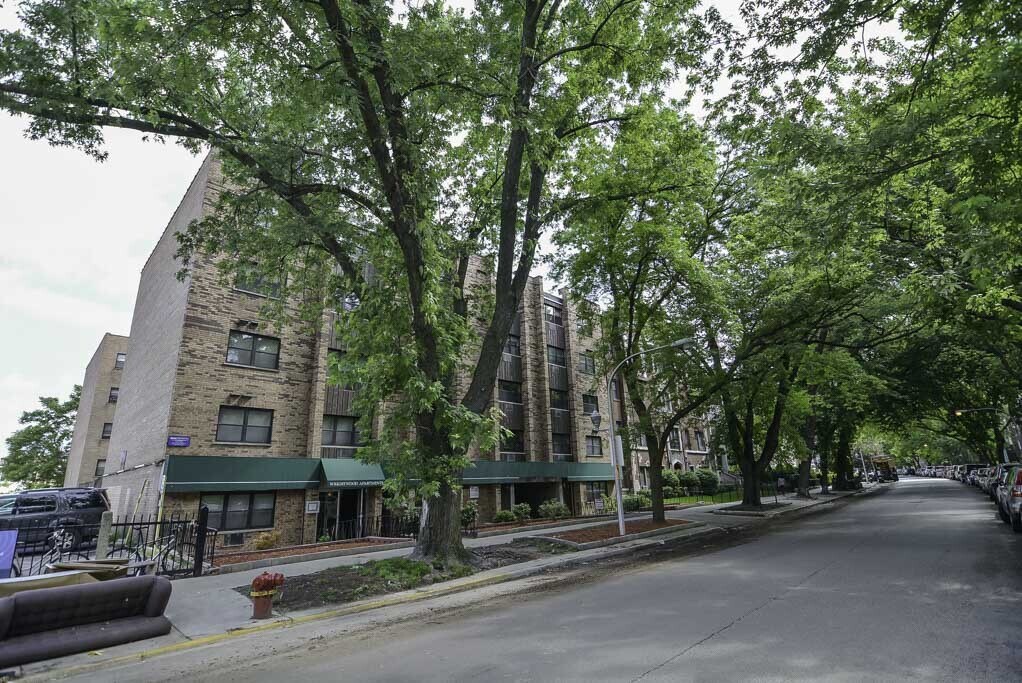 Foto principal - 665 W Wrightwood Ave