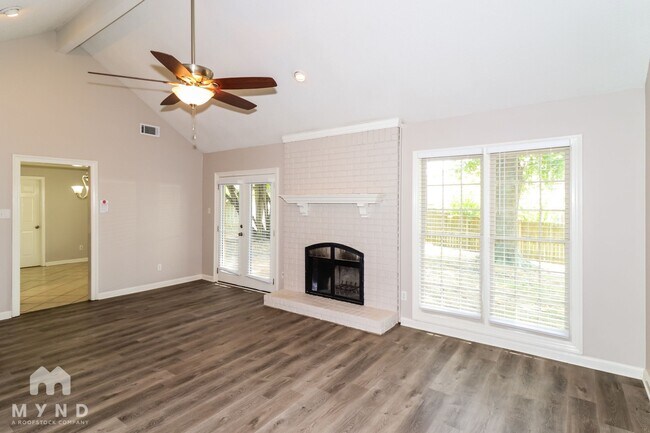 Foto del edificio - 1351 Sandy Stone Ln