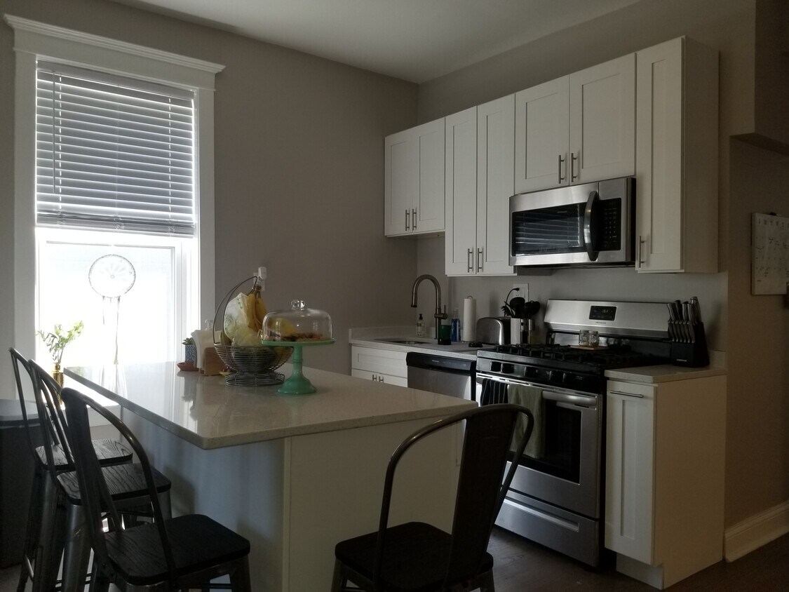 Foto principal - 2225 N Leavitt St