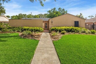 Building Photo - 6139 Chevy Chase Dr