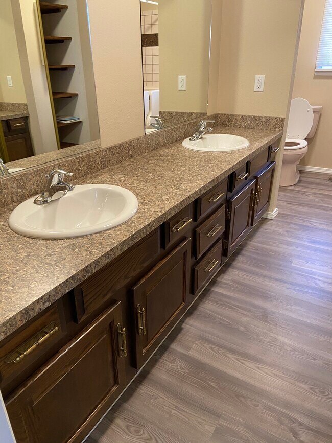 Foto del edificio - 4606 S Freya St