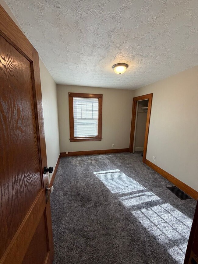 Foto del edificio - 1722 Coleman Ave