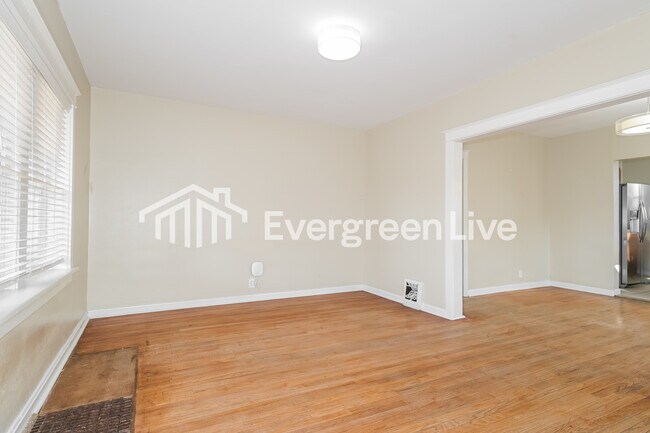 Building Photo - 316 N Hills Dr