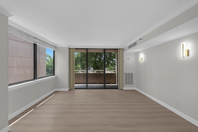 Foto del edificio - 3525 Sage Rd