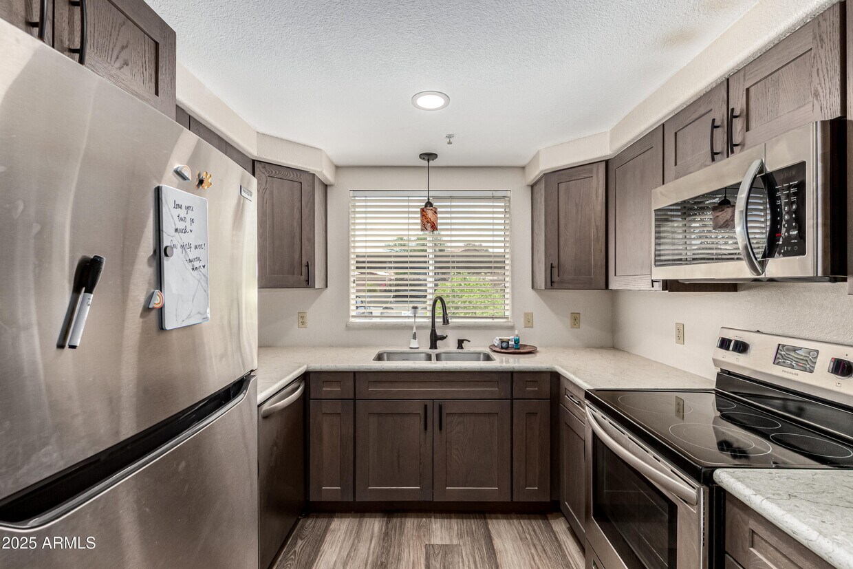 Foto principal - 1825 W Ray Rd